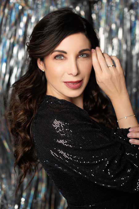 Silvesterfee Alexandra Polzin: Funkelnd und happy ins neue Jahr!  Fotos: Anna Wild Photography, Haare & Make-up: J.K, Jekatarina Krasnostanva